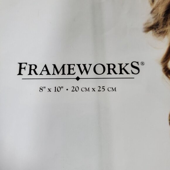 VTG Frameworks Silver Beaded Edge Picture Frame 8x10 Metallic Photo Frame - Picture 5 of 10